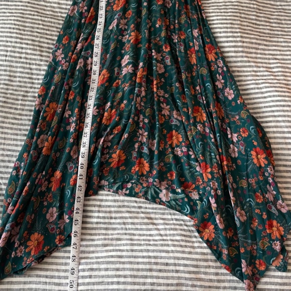 Angie - Asymmetrical Floral Dress - M - Picture 10 of 13